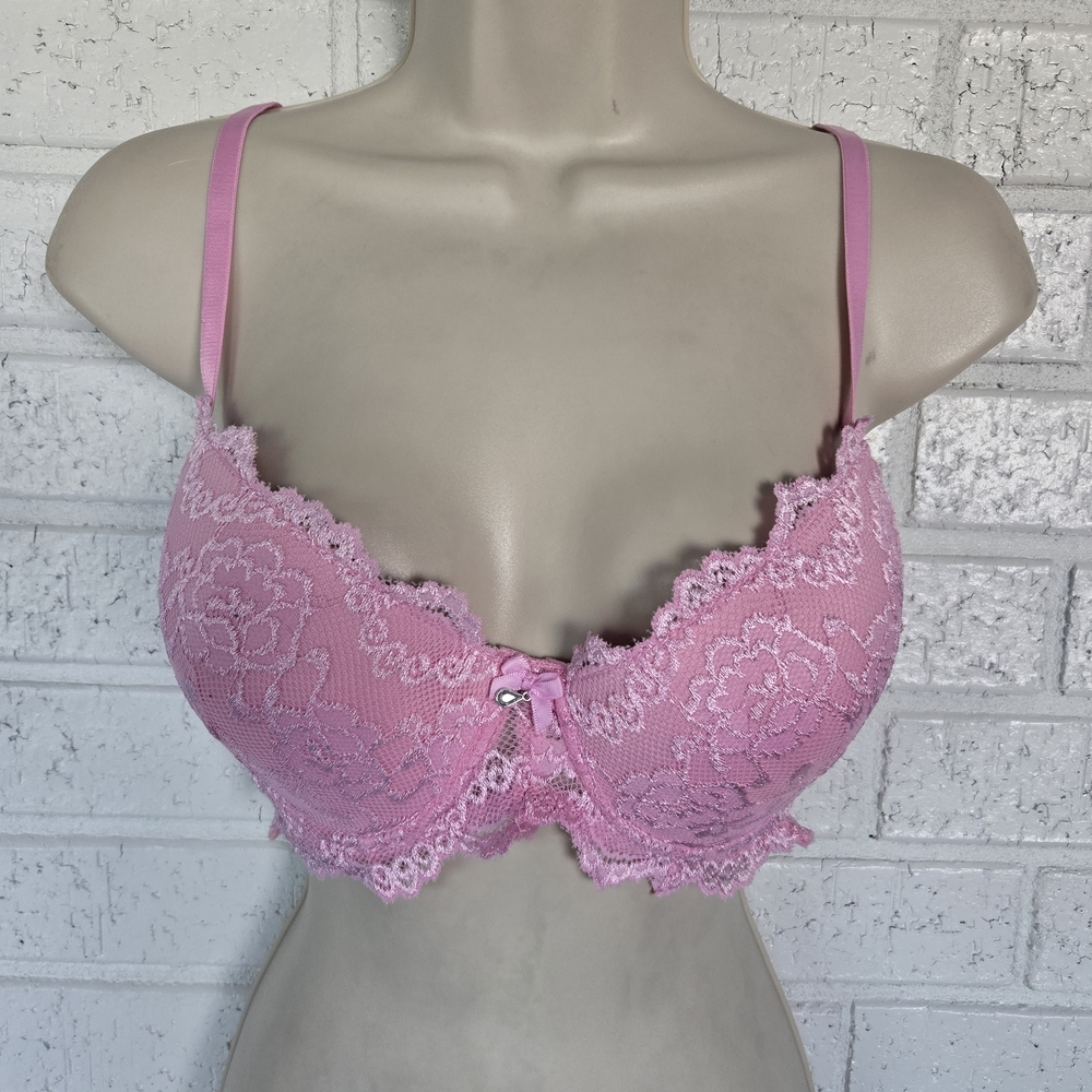 2001 Elegant Pink Lace Bra